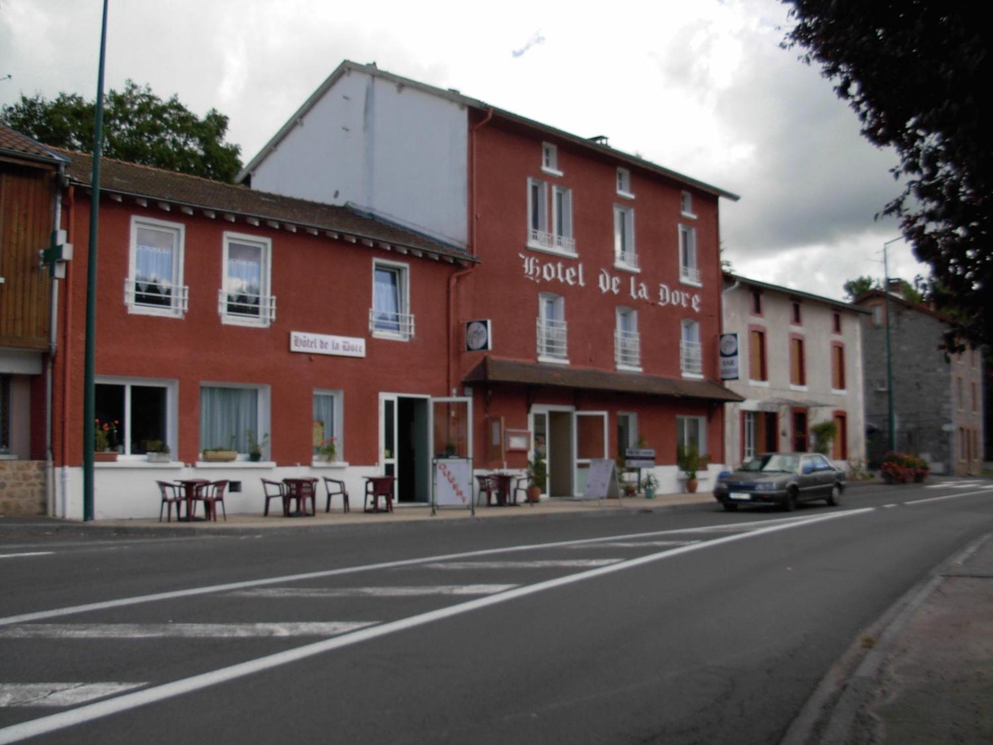 Logis Hotel Restaurant De La Dore Vertolaye Exterior foto